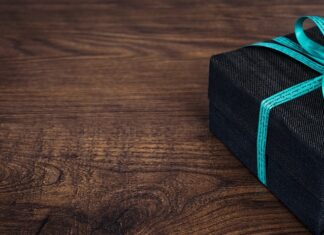 Z czego robiono łuki w Polsce?